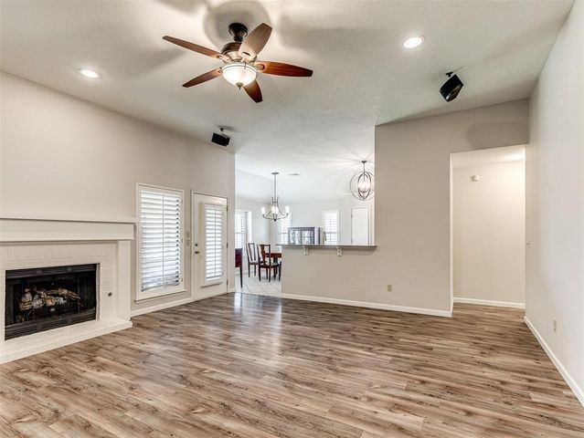 409 E Twelve Oaks Terrace, Mustang, OK 73064