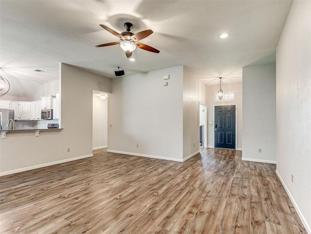 409 E Twelve Oaks Terrace, Mustang, OK 73064
