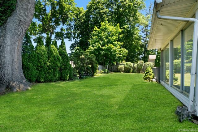 82 Holbrooke Road, White Plains, NY 10605