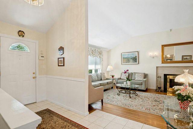 82 Holbrooke Road, White Plains, NY 10605