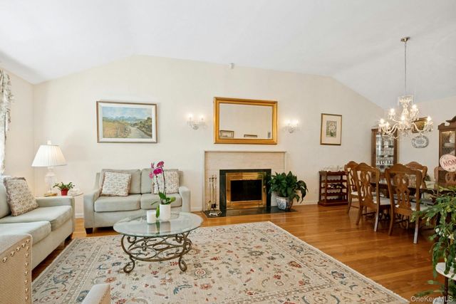 82 Holbrooke Road, White Plains, NY 10605