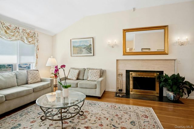 82 Holbrooke Road, White Plains, NY 10605
