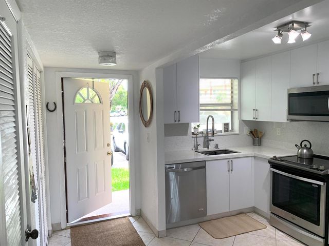 2801 N Pine Island Road 110, Sunrise, FL 33322