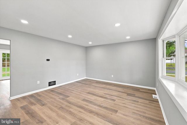 160 FAMILY LN, Deptford Township, NJ 08096