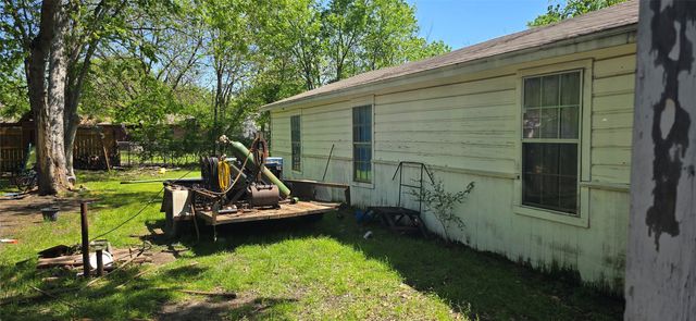 1006 S Grand Avenue, Gainesville, TX 76240