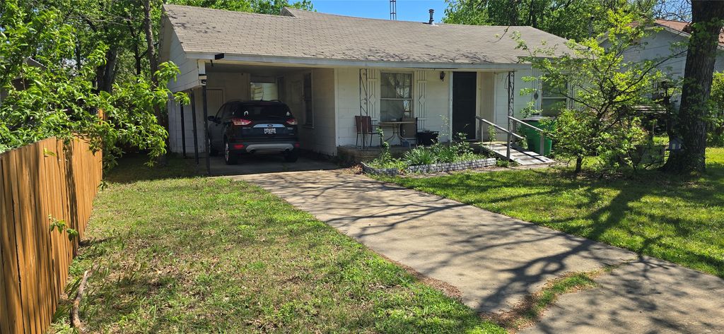 1006 S Grand Avenue, Gainesville, TX 76240