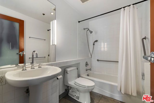 814 S Spring Street 8, Los Angeles, CA 90014