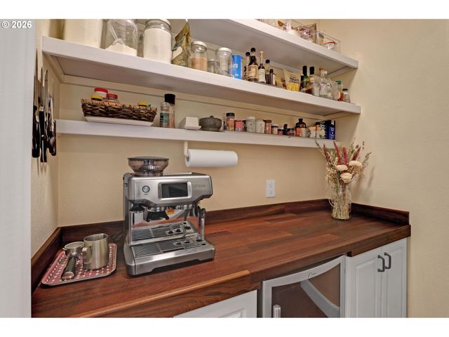 10777 Nw RAINMONT Rd, Portland, OR 97229