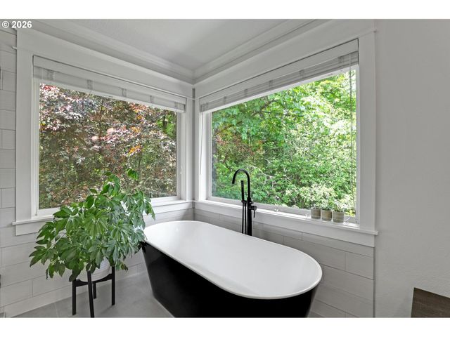 10777 Nw RAINMONT Rd, Portland, OR 97229