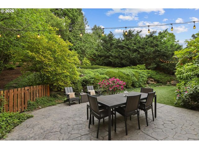 10777 Nw RAINMONT Rd, Portland, OR 97229