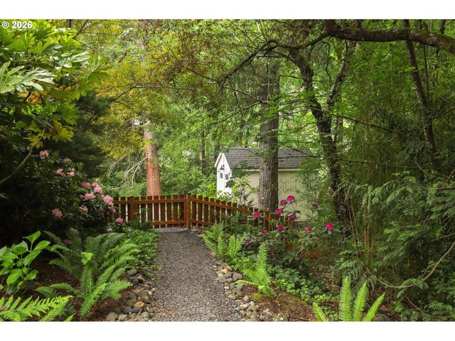 10777 Nw RAINMONT Rd, Portland, OR 97229