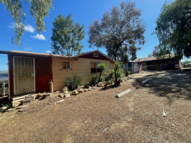 8574 Atlas View, Santee, CA 92071