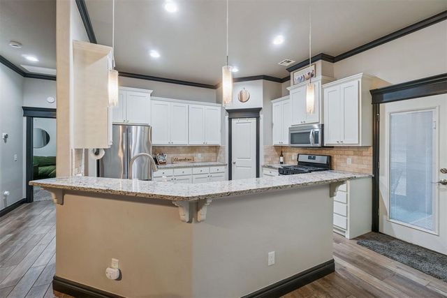 19024 Pinehurst Trail Drive, Edmond, OK 73012