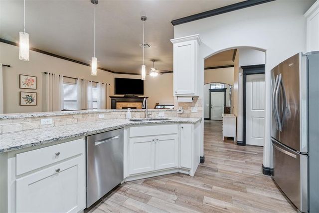 19024 Pinehurst Trail Drive, Edmond, OK 73012