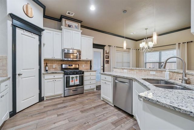 19024 Pinehurst Trail Drive, Edmond, OK 73012