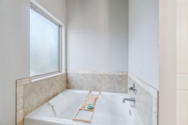 19024 Pinehurst Trail Drive, Edmond, OK 73012