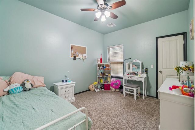 19024 Pinehurst Trail Drive, Edmond, OK 73012