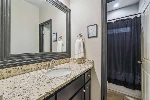 19024 Pinehurst Trail Drive, Edmond, OK 73012