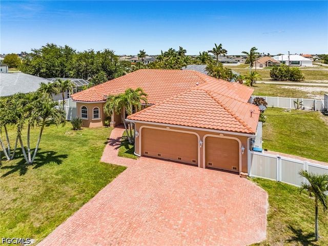 4125 Jacaranda PKWY W, Cape Coral, FL 33993