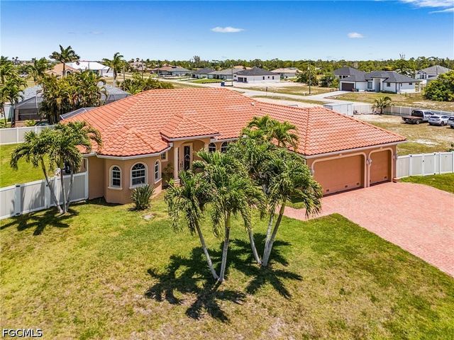 4125 Jacaranda PKWY W, Cape Coral, FL 33993