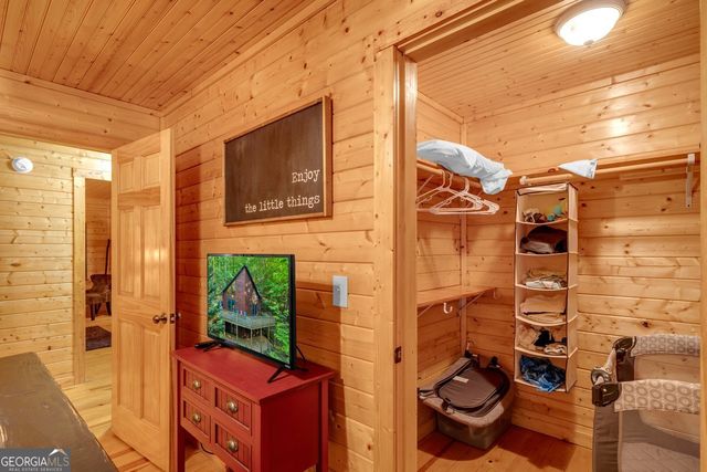 549 Sleepy Hollow Road, Ellijay, GA 30536