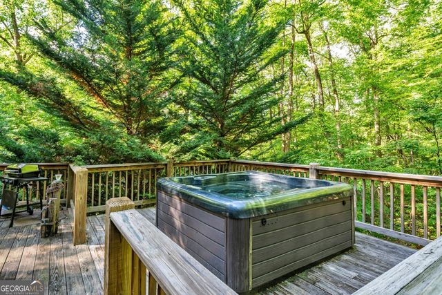 549 Sleepy Hollow Road, Ellijay, GA 30536