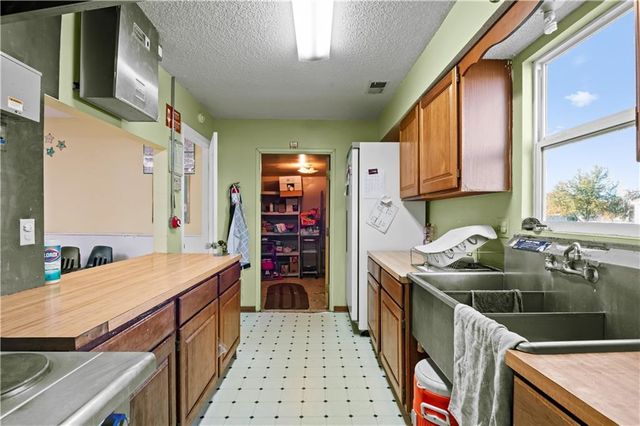 19401 E US 24 Highway, Independence, MO 64056