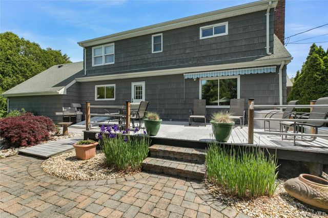 450 Maple Lane, Greenport, NY 11944