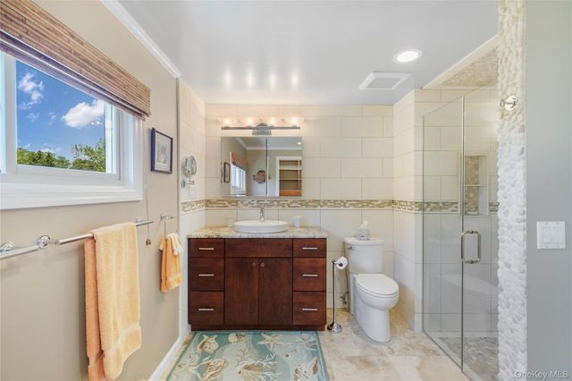 450 Maple Lane, Greenport, NY 11944