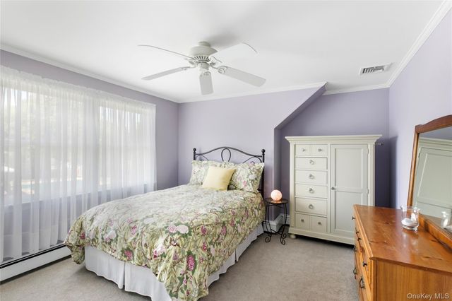 450 Maple Lane, Greenport, NY 11944