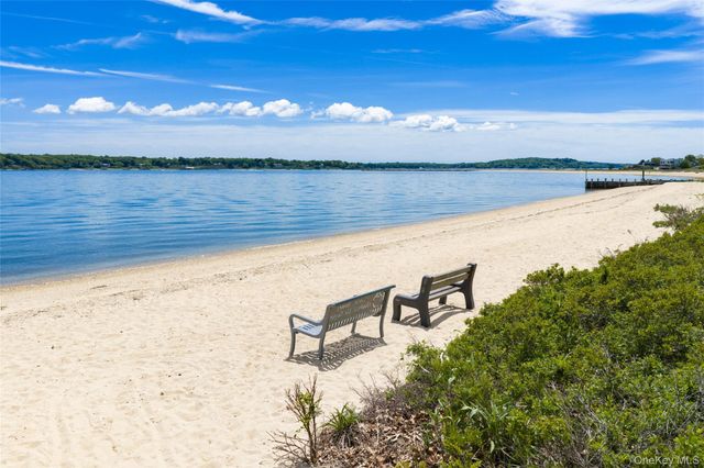 450 Maple Lane, Greenport, NY 11944