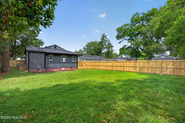2157 Burnett Boulevard, Wilmington, NC 28401