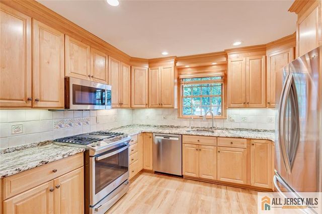 23 Oakey Drive, South Brunswick, NJ 08824