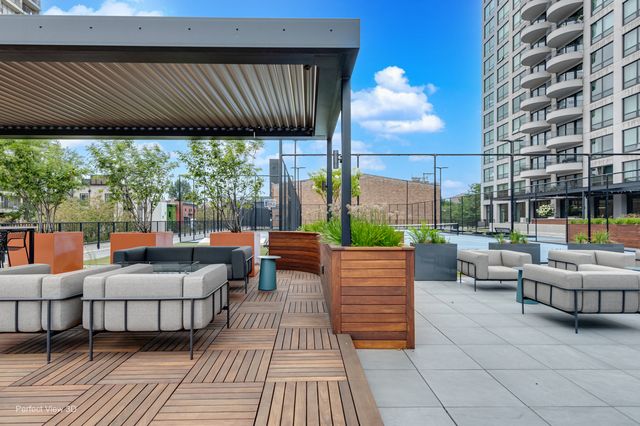 2020 N Lincoln Park 12G, Chicago, IL 60614