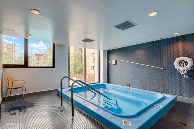 2020 N Lincoln Park 12G, Chicago, IL 60614