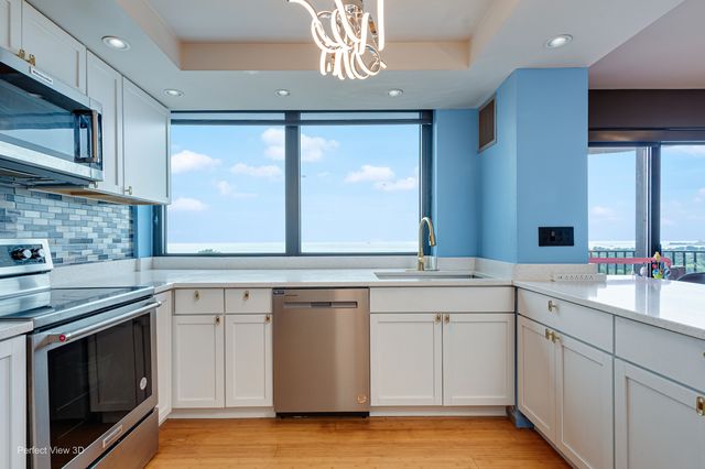 2020 N Lincoln Park 12G, Chicago, IL 60614