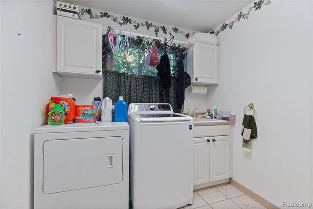 680 S Bartlett Road, Saint Clair, MI 48079