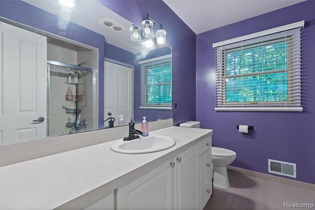 680 S Bartlett Road, Saint Clair, MI 48079