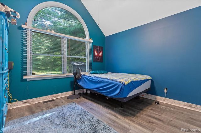 680 S Bartlett Road, Saint Clair, MI 48079