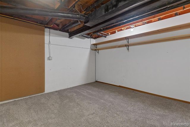 680 S Bartlett Road, Saint Clair, MI 48079