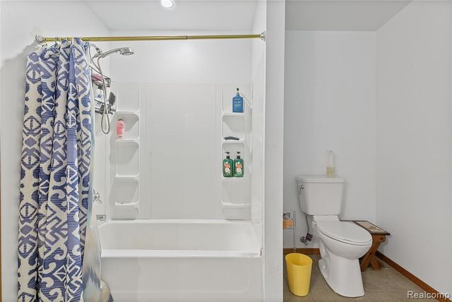 680 S Bartlett Road, Saint Clair, MI 48079