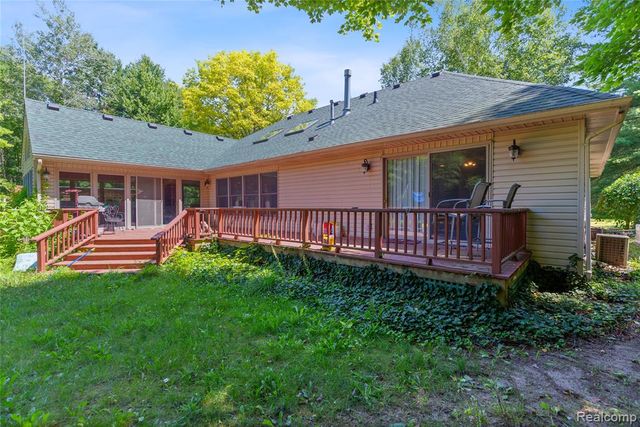 680 S Bartlett Road, Saint Clair, MI 48079