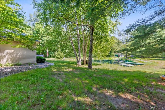 680 S Bartlett Road, Saint Clair, MI 48079