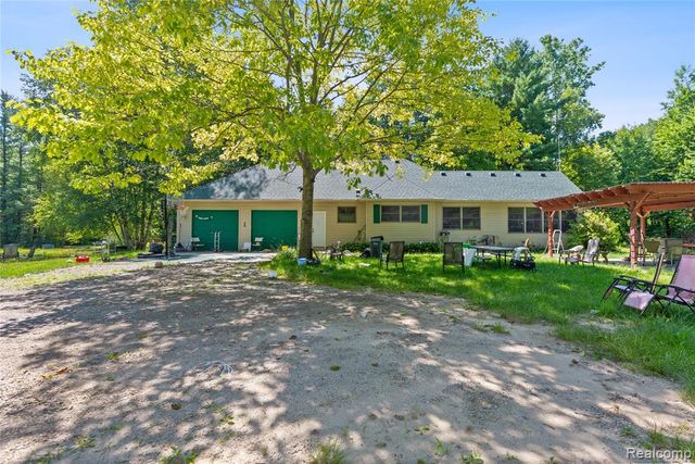 680 S Bartlett Road, Saint Clair, MI 48079