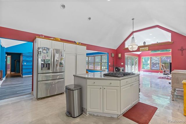 680 S Bartlett Road, Saint Clair, MI 48079