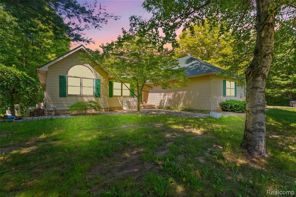 680 S Bartlett Road, Saint Clair, MI 48079