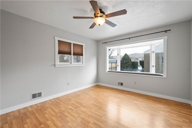 86 Duncan Avenue, Crafton, PA 15205