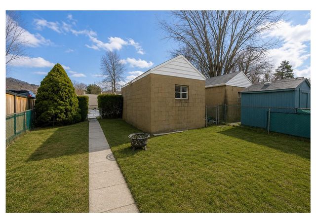 86 Duncan Avenue, Crafton, PA 15205