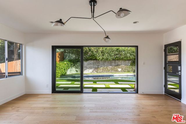 3424 Primera Avenue, Los Angeles, CA 90068