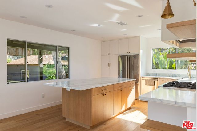 3424 Primera Avenue, Los Angeles, CA 90068